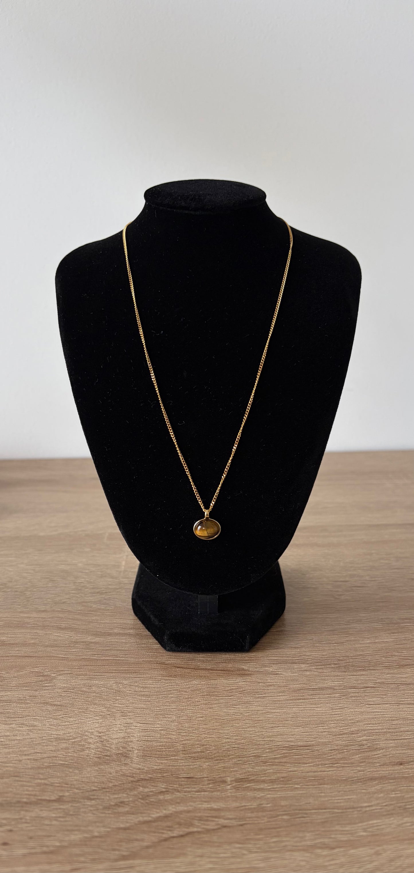 Collier pierre oeil de chat Ovalia