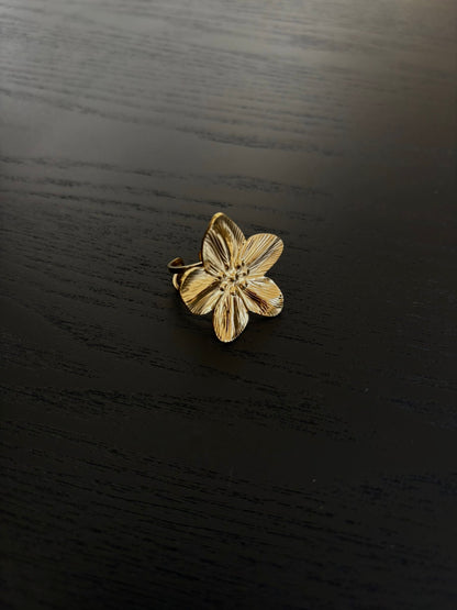 Bague dorée Fleur de tiare