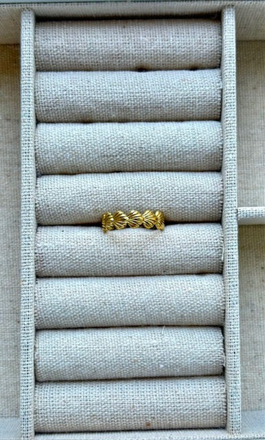 Bague dorée Coquillage