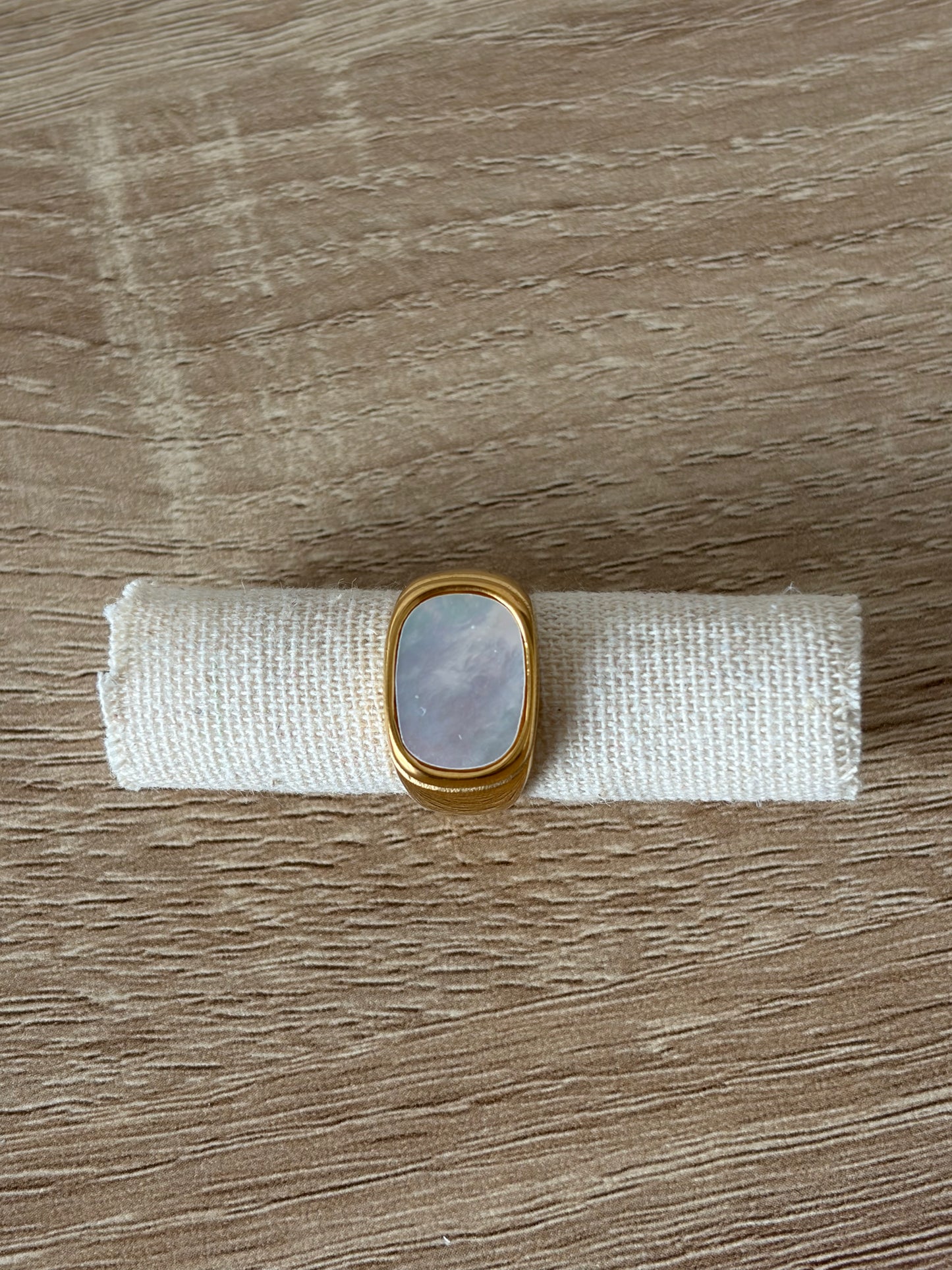 Bague dorée Regalia