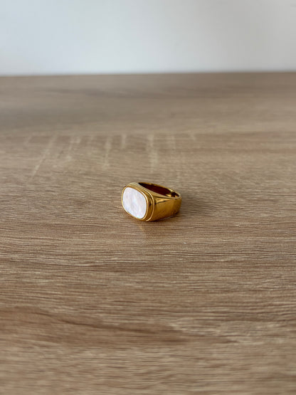 Bague dorée Regalia