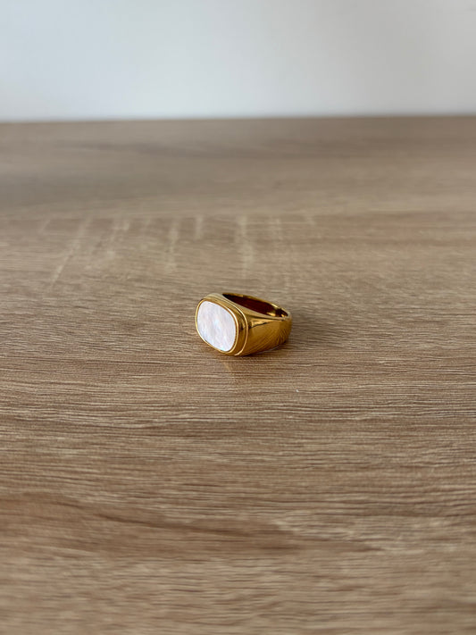 Bague dorée Regalia