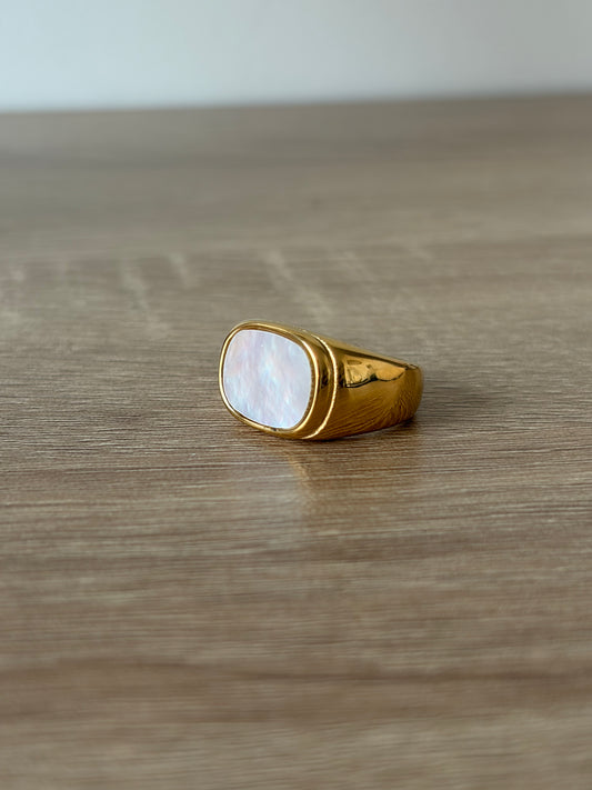 Bague dorée Regalia